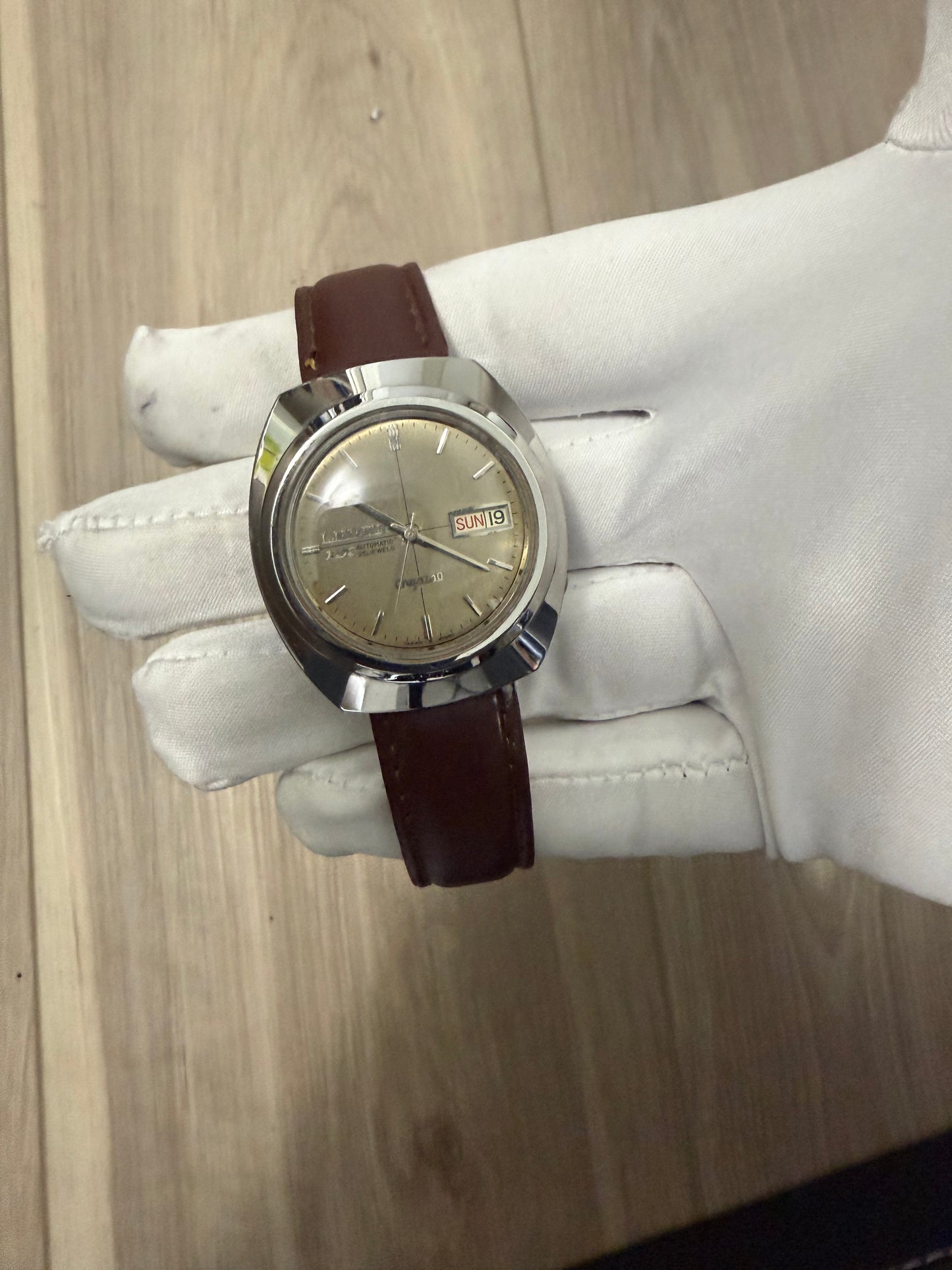 Vintage Lever DX Crystal Automatic 25 Jewels Day-Date Men’s rare Japan watch