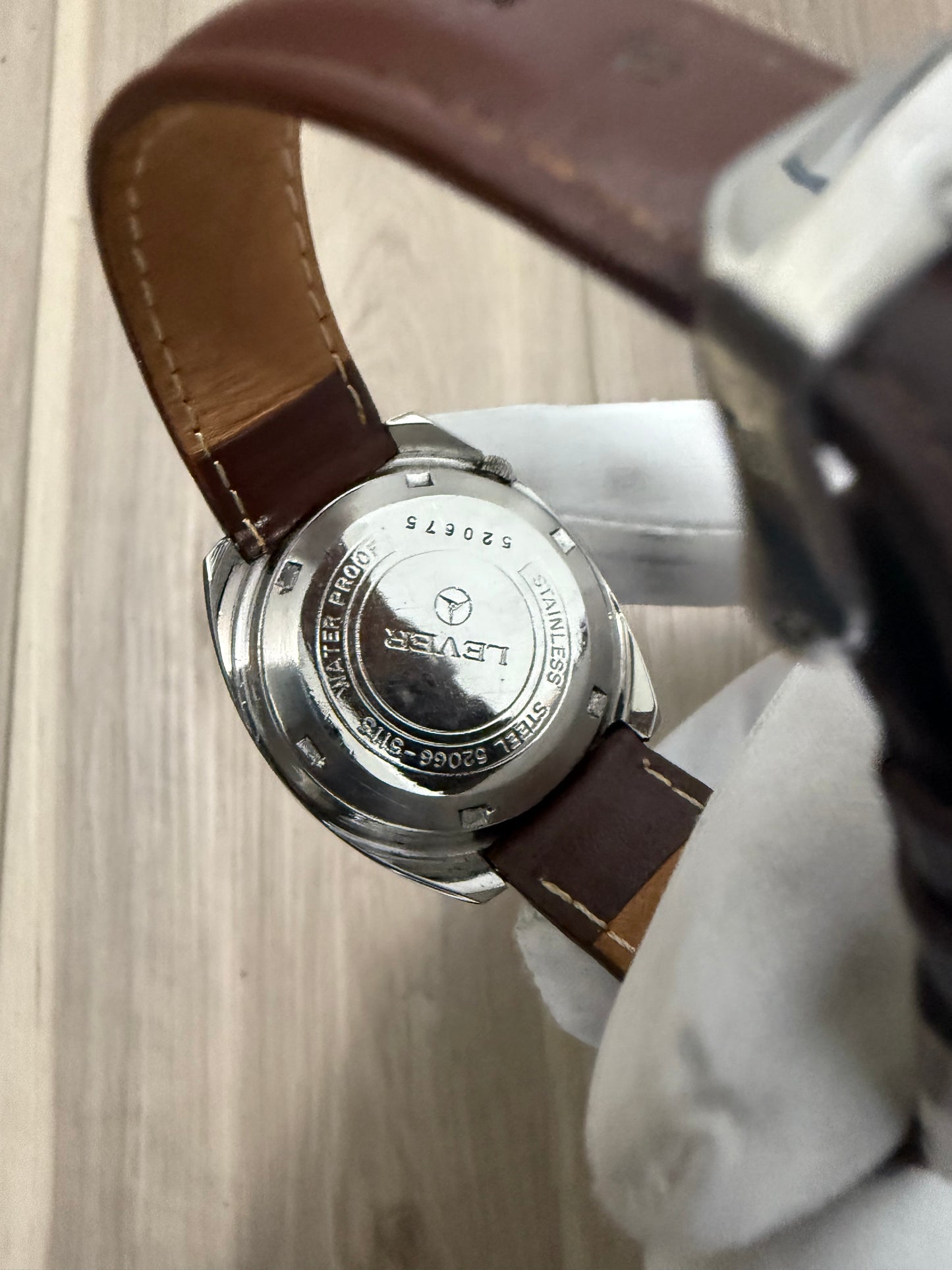 Vintage Lever DX Crystal Automatic 25 Jewels Day-Date Men’s rare Japan watch