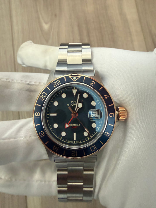 glycine mens combat sub gmt 42mm quartz watch
