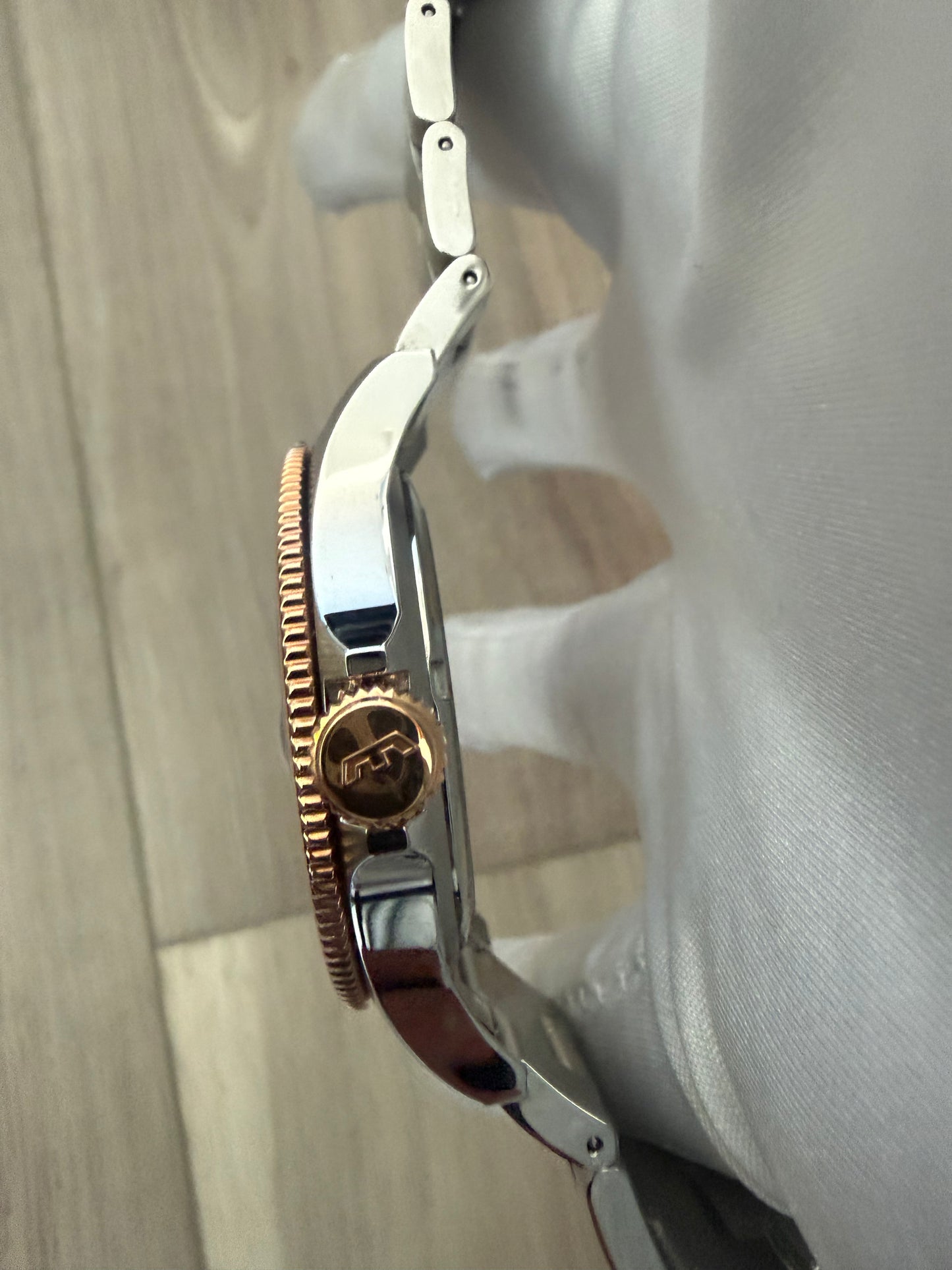 glycine mens combat sub gmt 42mm quartz watch